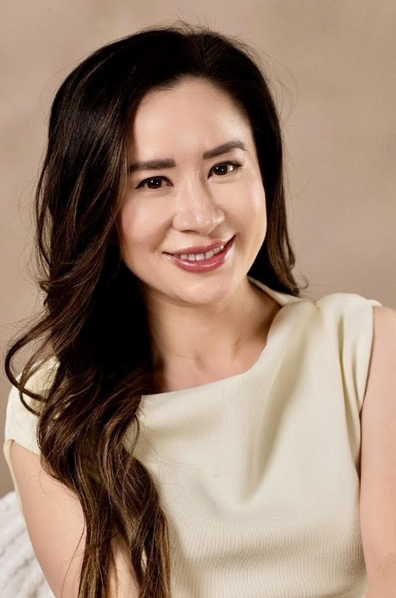 Grace Huang, licensed clinical social worker and EMDR-trained therapist in California